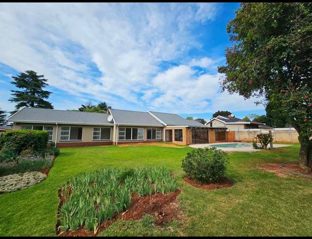 5 BEDROOM PROPERTY TO RENT IN CONSTANTIA KLOOF